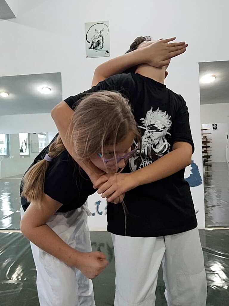 Antalya yaz kampı hayatta kalma eğitimi – Aikizen Survival Camp" Self defance